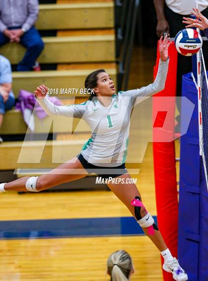 Thumbnail 2 in Blair Oaks vs Helias (MSHSAA D9 Final) photogallery.