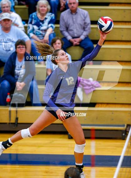 Thumbnail 1 in Blair Oaks vs Helias (MSHSAA D9 Final) photogallery.