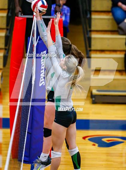 Thumbnail 3 in Blair Oaks vs Helias (MSHSAA D9 Final) photogallery.