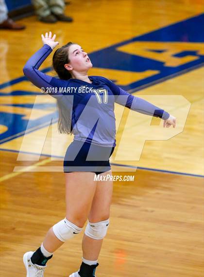 Thumbnail 3 in Blair Oaks vs Helias (MSHSAA D9 Final) photogallery.