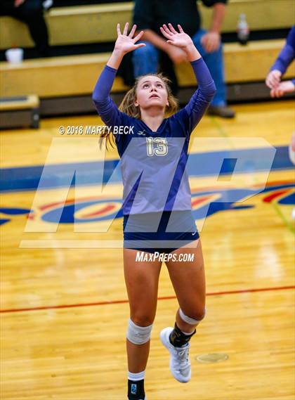 Thumbnail 3 in Blair Oaks vs Helias (MSHSAA D9 Final) photogallery.