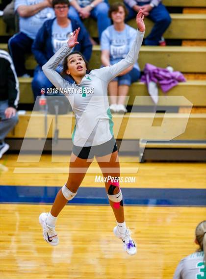 Thumbnail 3 in Blair Oaks vs Helias (MSHSAA D9 Final) photogallery.