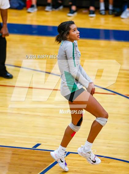 Thumbnail 3 in Blair Oaks vs Helias (MSHSAA D9 Final) photogallery.