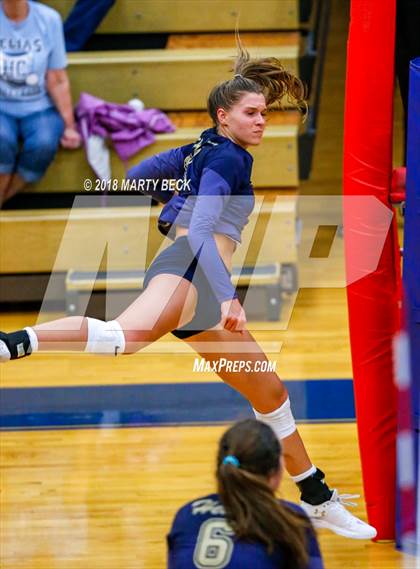 Thumbnail 3 in Blair Oaks vs Helias (MSHSAA D9 Final) photogallery.