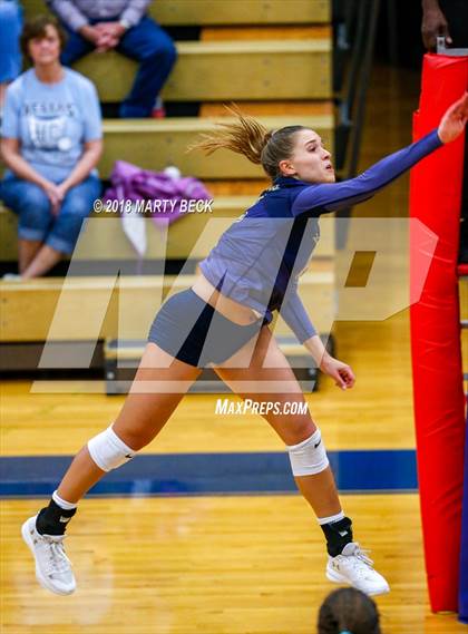 Thumbnail 1 in Blair Oaks vs Helias (MSHSAA D9 Final) photogallery.