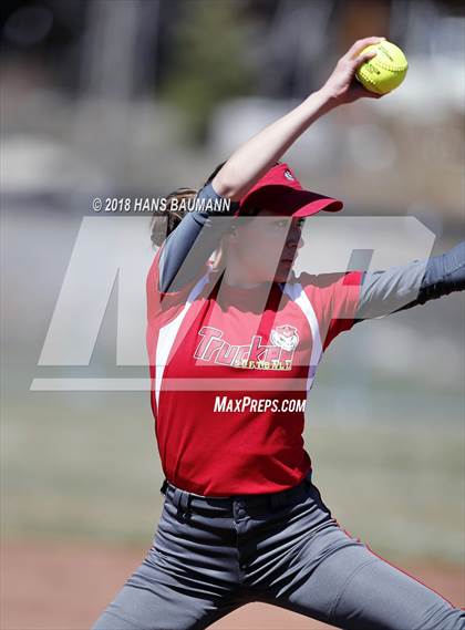 Thumbnail 2 in Spring Creek @ Truckee photogallery.