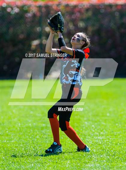 Thumbnail 2 in Granada vs. Pittsburg (HASA Invitational) photogallery.
