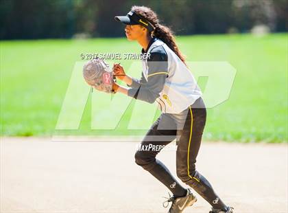 Thumbnail 2 in Granada vs. Pittsburg (HASA Invitational) photogallery.