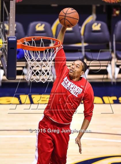 Thumbnail 1 in Oakland vs. Kenwood (Oakland Legends Classic) photogallery.