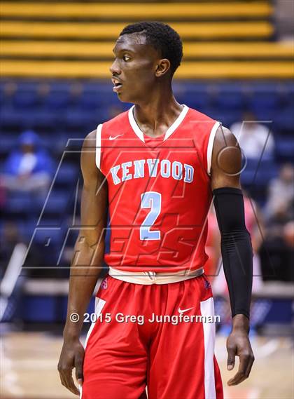 Thumbnail 3 in Oakland vs. Kenwood (Oakland Legends Classic) photogallery.