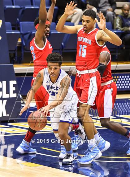 Thumbnail 3 in Oakland vs. Kenwood (Oakland Legends Classic) photogallery.
