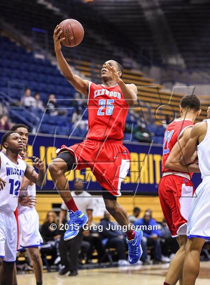 Thumbnail 3 in Oakland vs. Kenwood (Oakland Legends Classic) photogallery.