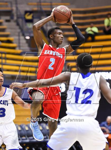Thumbnail 2 in Oakland vs. Kenwood (Oakland Legends Classic) photogallery.