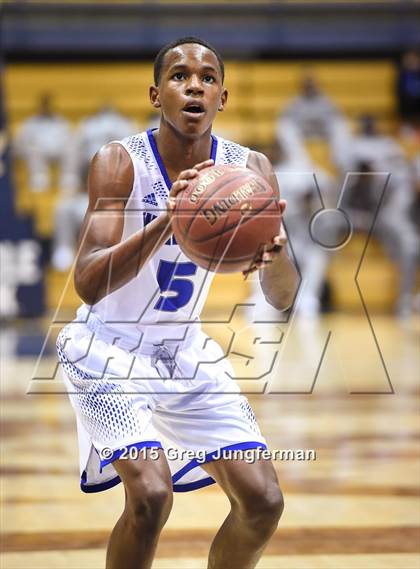 Thumbnail 1 in Oakland vs. Kenwood (Oakland Legends Classic) photogallery.