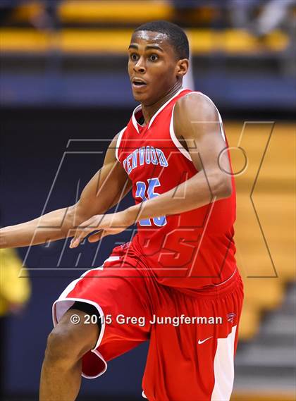 Thumbnail 3 in Oakland vs. Kenwood (Oakland Legends Classic) photogallery.