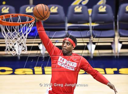 Thumbnail 3 in Oakland vs. Kenwood (Oakland Legends Classic) photogallery.