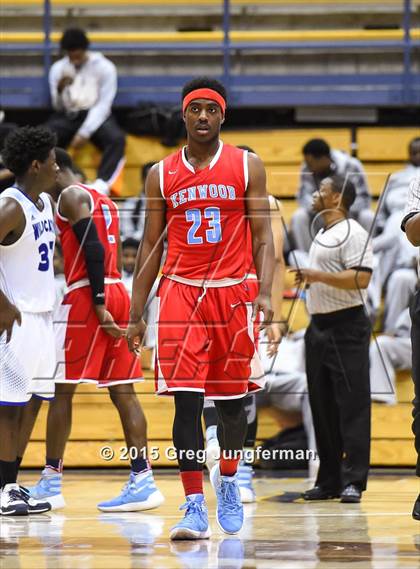 Thumbnail 3 in Oakland vs. Kenwood (Oakland Legends Classic) photogallery.
