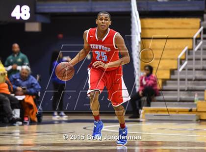 Thumbnail 2 in Oakland vs. Kenwood (Oakland Legends Classic) photogallery.