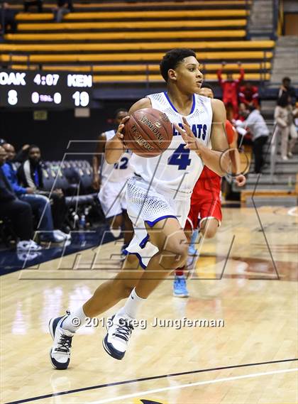 Thumbnail 3 in Oakland vs. Kenwood (Oakland Legends Classic) photogallery.