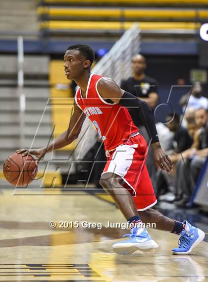 Thumbnail 2 in Oakland vs. Kenwood (Oakland Legends Classic) photogallery.