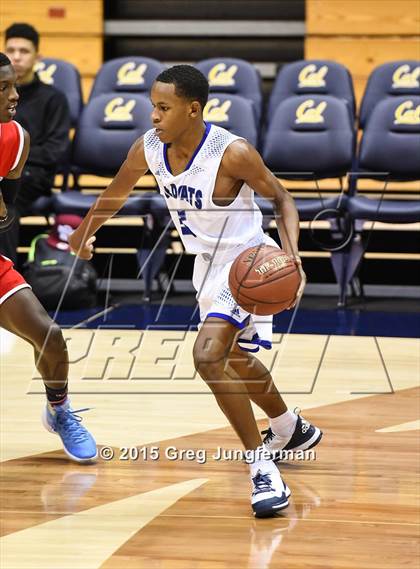 Thumbnail 2 in Oakland vs. Kenwood (Oakland Legends Classic) photogallery.