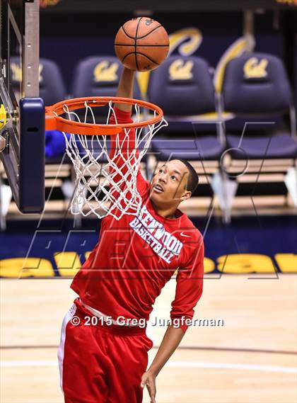 Thumbnail 2 in Oakland vs. Kenwood (Oakland Legends Classic) photogallery.