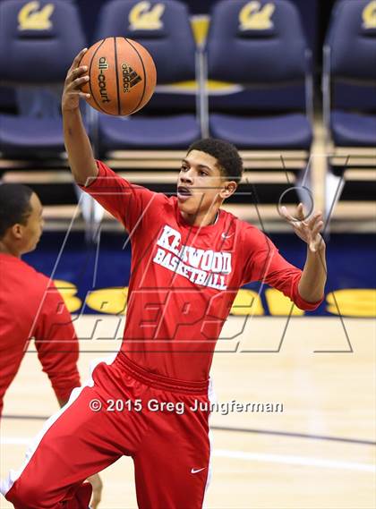 Thumbnail 1 in Oakland vs. Kenwood (Oakland Legends Classic) photogallery.