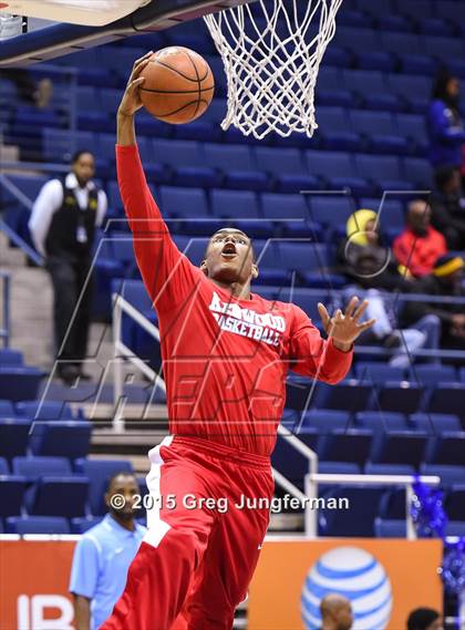 Thumbnail 1 in Oakland vs. Kenwood (Oakland Legends Classic) photogallery.