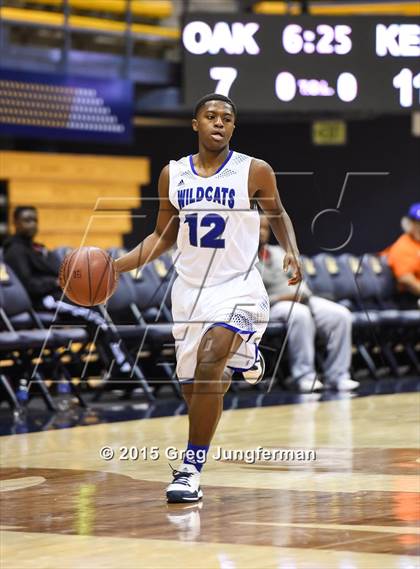 Thumbnail 2 in Oakland vs. Kenwood (Oakland Legends Classic) photogallery.