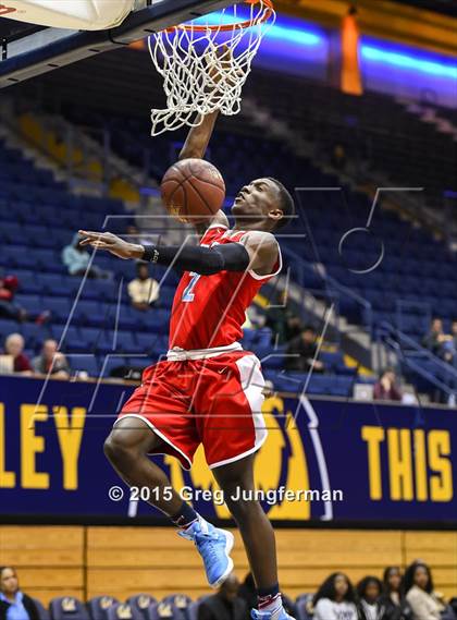 Thumbnail 2 in Oakland vs. Kenwood (Oakland Legends Classic) photogallery.