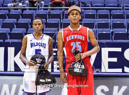 Thumbnail 2 in Oakland vs. Kenwood (Oakland Legends Classic) photogallery.