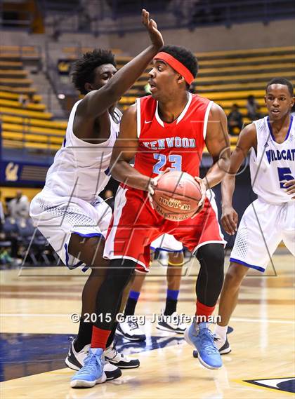 Thumbnail 2 in Oakland vs. Kenwood (Oakland Legends Classic) photogallery.