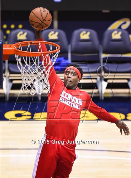Thumbnail 2 in Oakland vs. Kenwood (Oakland Legends Classic) photogallery.