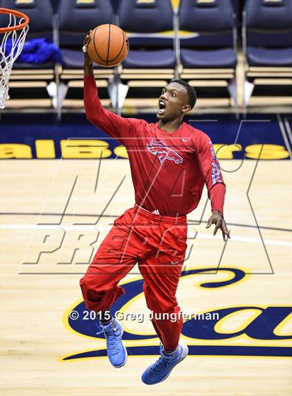 Thumbnail 1 in Oakland vs. Kenwood (Oakland Legends Classic) photogallery.