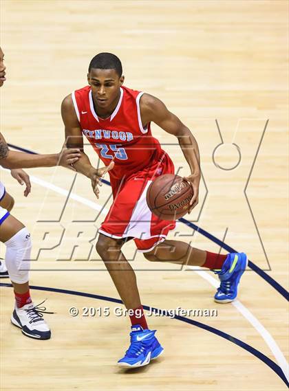 Thumbnail 3 in Oakland vs. Kenwood (Oakland Legends Classic) photogallery.