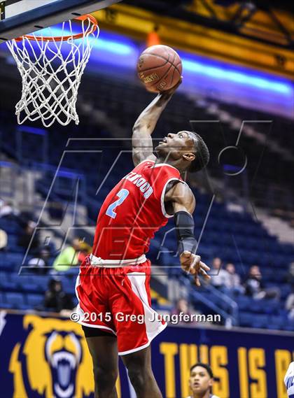 Thumbnail 3 in Oakland vs. Kenwood (Oakland Legends Classic) photogallery.