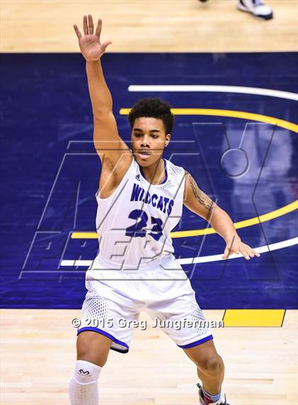 Thumbnail 3 in Oakland vs. Kenwood (Oakland Legends Classic) photogallery.