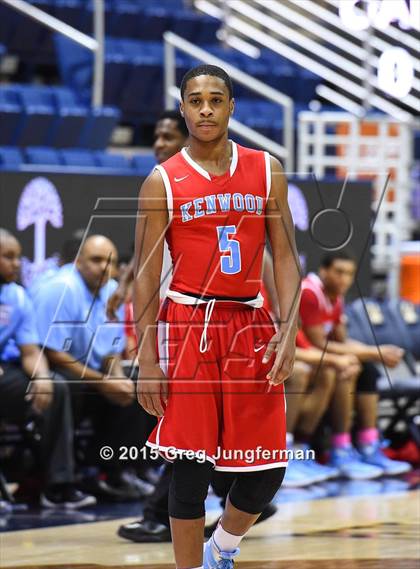 Thumbnail 2 in Oakland vs. Kenwood (Oakland Legends Classic) photogallery.