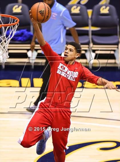 Thumbnail 1 in Oakland vs. Kenwood (Oakland Legends Classic) photogallery.