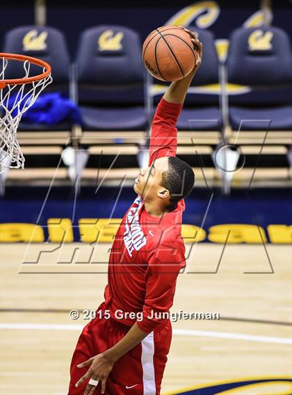 Thumbnail 1 in Oakland vs. Kenwood (Oakland Legends Classic) photogallery.