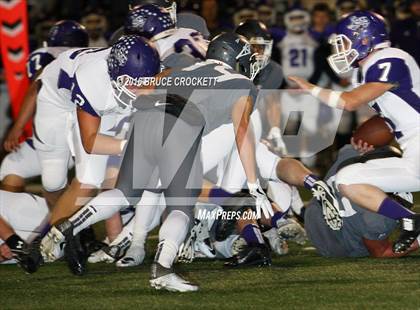Thumbnail 3 in Mt. Vernon vs. White Oak (3A Div.1 Region 2 Bi-District Final) photogallery.