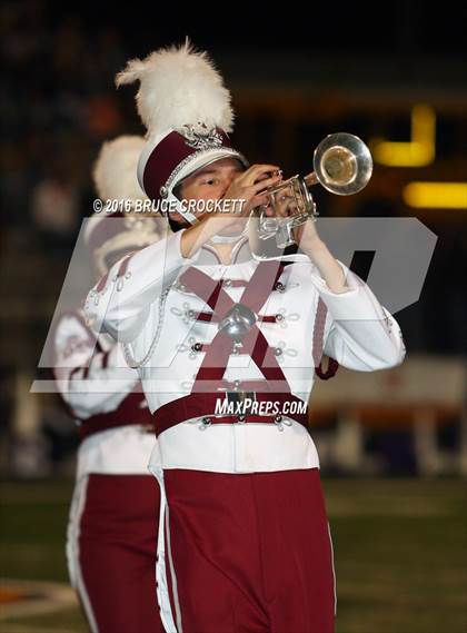 Thumbnail 3 in Mt. Vernon vs. White Oak (3A Div.1 Region 2 Bi-District Final) photogallery.