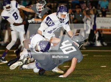 Thumbnail 3 in Mt. Vernon vs. White Oak (3A Div.1 Region 2 Bi-District Final) photogallery.