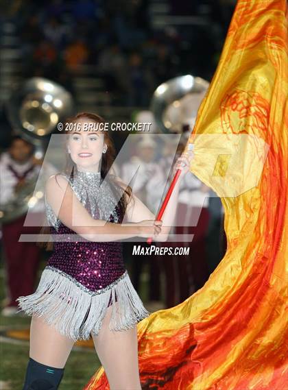 Thumbnail 3 in Mt. Vernon vs. White Oak (3A Div.1 Region 2 Bi-District Final) photogallery.