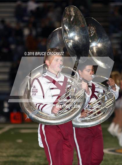 Thumbnail 3 in Mt. Vernon vs. White Oak (3A Div.1 Region 2 Bi-District Final) photogallery.