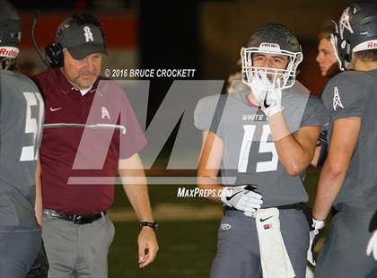 Thumbnail 2 in Mt. Vernon vs. White Oak (3A Div.1 Region 2 Bi-District Final) photogallery.