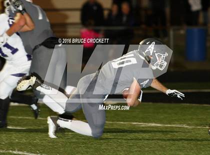 Thumbnail 3 in Mt. Vernon vs. White Oak (3A Div.1 Region 2 Bi-District Final) photogallery.