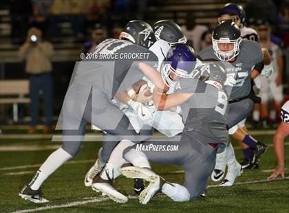 Thumbnail 2 in Mt. Vernon vs. White Oak (3A Div.1 Region 2 Bi-District Final) photogallery.