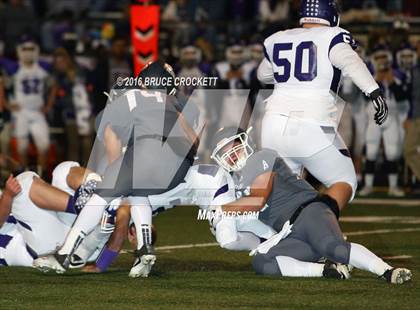 Thumbnail 1 in Mt. Vernon vs. White Oak (3A Div.1 Region 2 Bi-District Final) photogallery.