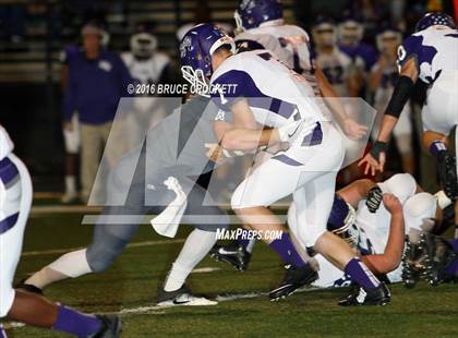 Thumbnail 1 in Mt. Vernon vs. White Oak (3A Div.1 Region 2 Bi-District Final) photogallery.
